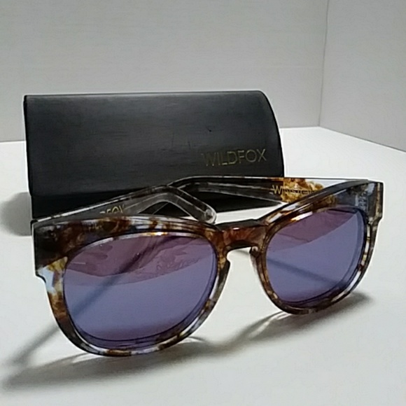 Wildfox Accessories - WILDFOX Winston Mirror Sunglasses With Case